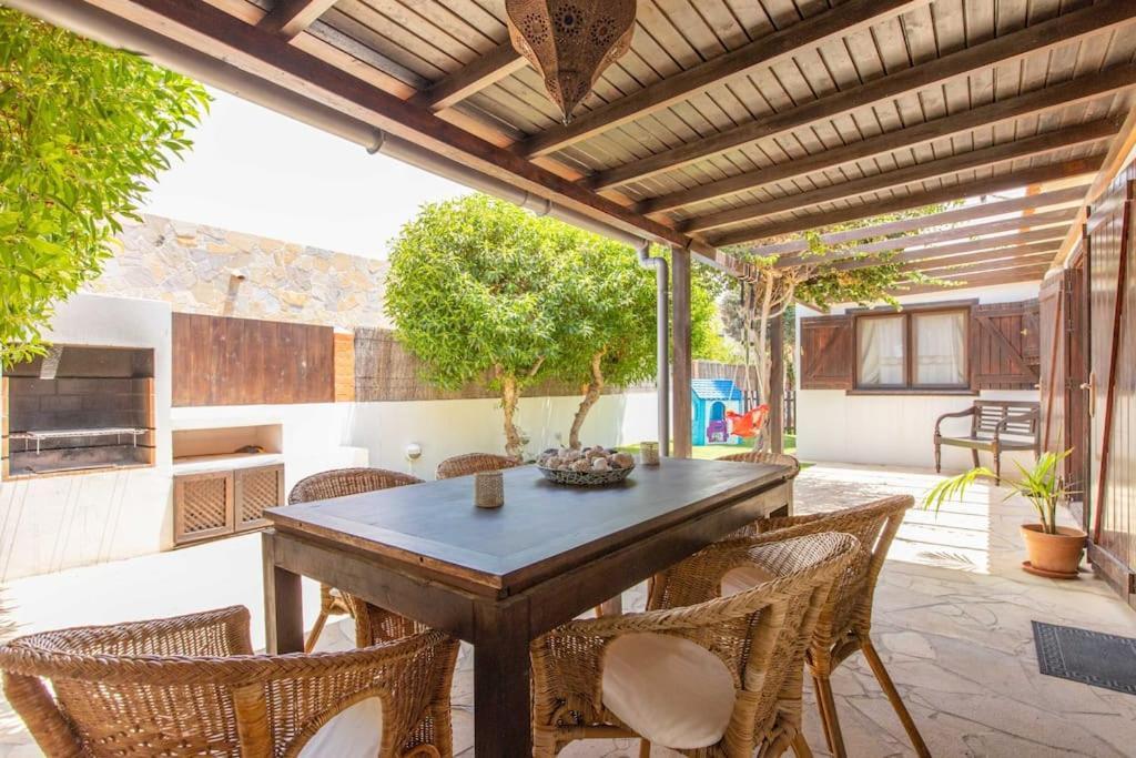 Villa Rustica -Heated Pool & Garden Near The Beach Corralejo Exterior photo